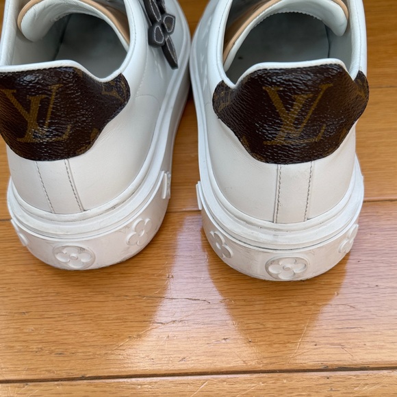 Louis Vuitton White Women's Sneakers - Picture 6 of 10